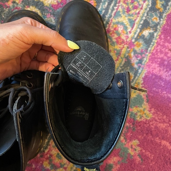 Dr Martens 1460 Leather Lace Up Boot - Picture 6 of 10